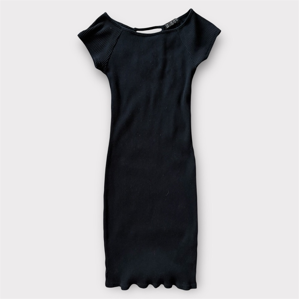 Elegant Black Ribbed Dress